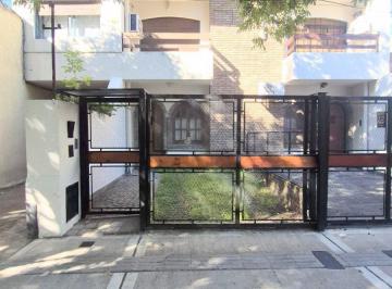 Casa · 166m² · 7 Ambientes · 1 Cochera · Casa 5 Dorm. - Ocampo 351
