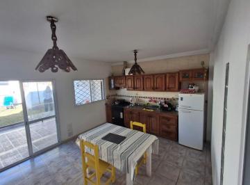 Casa · 99m² · 5 Ambientes · 1 Cochera · Casa de 2 Dorm. Zona Churruarin/3 de Febrero