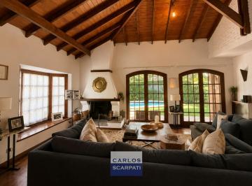 Casa · 270m² · 5 Ambientes · 1 Cochera · Casa en Venta en Vicente Lopez