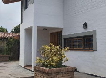 Casa · 186m² · 7 Ambientes · 2 Cocheras · Casa 3 Dorm. en Venta en Vistalba con Pileta