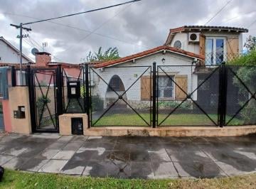 Casa · 120m² · 4 Ambientes · 2 Cocheras · Venta Casa 4 Amb. - Burzaco