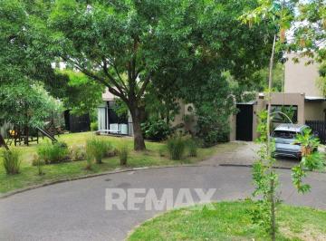 Casa · 141m² · 4 Ambientes · 2 Cocheras · Casa Venta 2 Dorm y Escritorio Villa Rosa, Pilar
