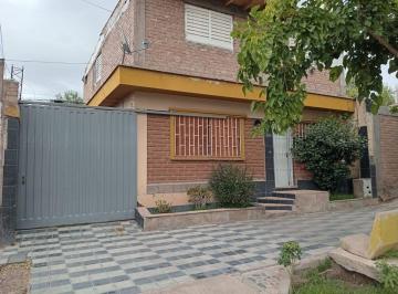 Casa · 220m² · 10 Ambientes · 3 Cocheras · 3 Casas en Venta Villa Hipodromo Godoy Cruz
