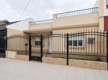 PH · 102m² · 4 Ambientes · PH 3 Ambientes Reciclado Ramos Mejia Barrio Don Bosco