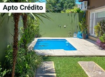 Casa · 84m² · 3 Ambientes · 1 Cochera · Venta Casa Tres Ambientes Pileta Apto Crédito
