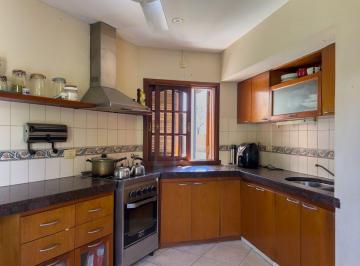 Casa · 230m² · 4 Ambientes · 2 Cocheras · Casa en Venta en Gonnet