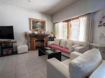 Casa · 125m² · 5 Ambientes · 2 Cocheras · Venta Casa 5 Amb. con Quincho y Cochera Castelar