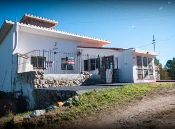 Casa · 1599m² · 7 Ambientes · 1 Cochera · Huerta Grande Chalet con Vista en Villa Parque
