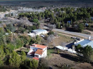 Casa · 1599m² · 7 Ambientes · 1 Cochera · Huerta Grande Chalet con Vista en Villa Parque