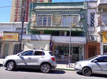 Terreno , Tres de Febrero · Locales Comerciales y Departamento en Plena Zona de Comercial de Caseros