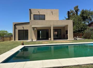 Casa · 158m² · 4 Ambientes · 3 Cocheras · Venta Casa Barrio El Ensueño Escobar 3 Dorm. con Pileta Galería Parrilla Jardín