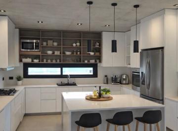 Casa · 410m² · 5 Ambientes · 2 Cocheras · Casa Venta 4 Dorm. Puentes Nordelta Jardin Piscina Galeria Parrilla 3 Planta