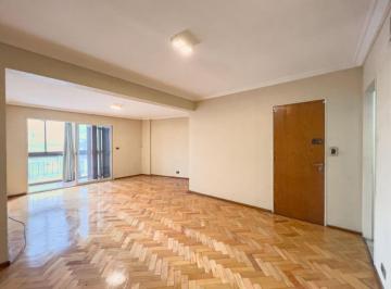 Departamento · 136m² · 4 Ambientes · 1 Cochera · Departamento de 3 Dorm. Cochera Sobre Av Pellegrini