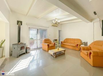 Casa · 181m² · 7 Ambientes · 2 Cocheras · Venta Casa con Pileta + 3 Consultorios - La Plata