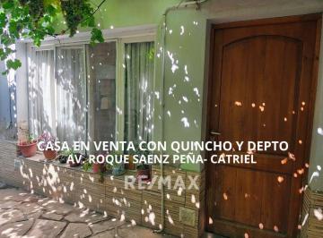Casa · 251m² · 5 Ambientes · 1 Cochera · Casa en Venta con Quincho + Depto - Catriel