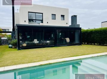 Casa · 190m² · 6 Ambientes · 2 Cocheras · Barrio Cerrado Nordelta Castaños - Casa en Alquiler Anual.