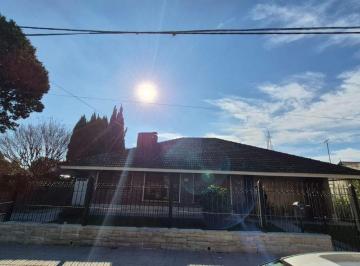 Casa de 5 ambientes, Almirante Brown · Venta Casa 5 Ambientes. Burzaco Lote 500 m²