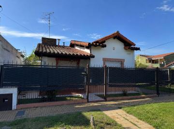 Casa · 122m² · 3 Ambientes · 1 Cochera · Casa 3 Ambientes con Patio Quilmes Oeste