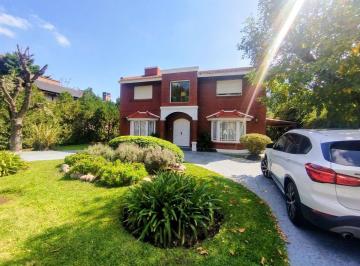 Casa · 180m² · 8 Ambientes · 2 Cocheras · Casa en Venta Club de Campo Pilar del Lago 5 Dorm.