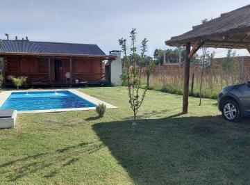 Quinta vacacional · 63m² · 2 Dormitorios · 1 Cochera · Cabaña 2 Dorm C/quincho y Piscina - San Miguel Monte