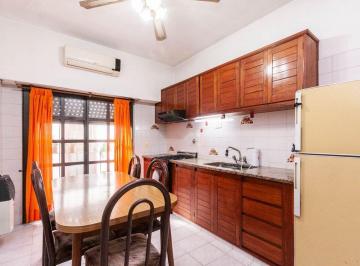 Casa · 110m² · 3 Ambientes · 1 Cochera · Casa de 3 Amb en Venta C/quincho, Cochera y Patio