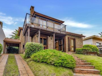 Casa · 185m² · 4 Ambientes · Venta Casa de 3 Dorm. Frente Al Mar Piriápolis!