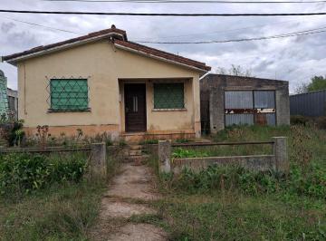 Casa · 162m² · 4 Ambientes · Se Vende Casa en Empalme Olmos con Gran Terreno.