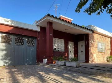 Casa · 113m² · 6 Ambientes · 2 Cocheras · Se Vende Casa 2 Dorm. Saldan - Apto Credito