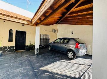 PH · 62m² · 3 Ambientes · 1 Cochera · Venta PH 3 Amb Lanus Cochera Jardin Independiente
