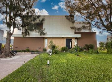 Casa · 131m² · 4 Ambientes · Casa en Venta 4 Ambientes Santa Rita Lote Interno