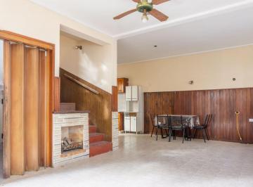 Departamento · 95m² · 4 Ambientes · PH Casa Dúplex de 3 Dorm. en Venta, La Plata