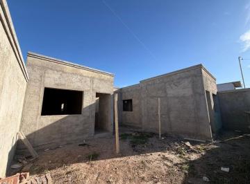 Casa · 62m² · 3 Ambientes · 1 Cochera · Venta Casa en Pozo 2 Dorm., Natania 47 Maipu