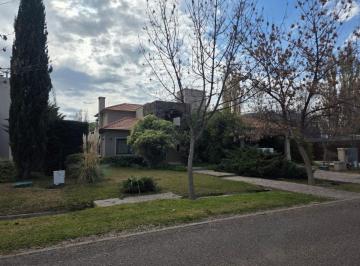 Casa de 10 ambientes, Chacras de Coria · Capital Prop Vende! (Jip) Casa en Barrio Pueyrredón