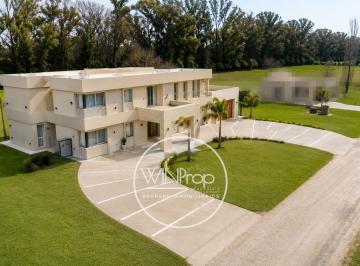 Casa · 480m² · 5 Dormitorios · 2 Cocheras · Casa en Alquiler Santa Irene Comarcas