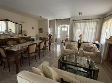 Casa de 8 ambientes, Gobernador Benegas · Barrio Palmares