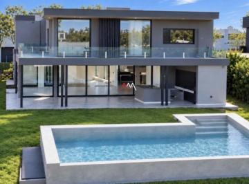 AMN-AMN-4033_2 · Casa en Venta en Puertos del Lago Vistas - Escobar