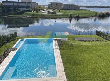 Casa · 370m² · 7 Ambientes · 2 Cocheras · Casa en Alquiler en Costas, Puertos, Escobar