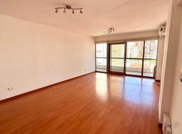 Departamento · 63m² · 4 Ambientes · Venta - Departamento Piso Exclusivo de 2 Dorm. con Balcón Corrido. Centro, Rosario.