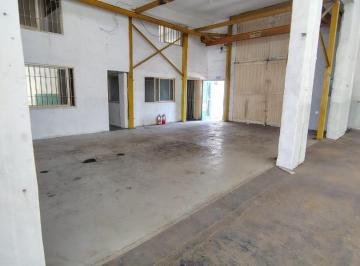 Bodega-Galpón · 800m² · Alquilo Galpon 800 m² en Av Bodereau