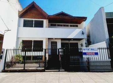 Casa · 350m² · 5 Ambientes · 5 Cocheras · Casa - Villa Saenz Peña
