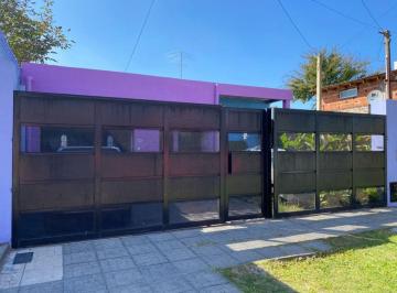 Casa de 3 ambientes, Almirante Brown · Casa con Amplio Parque