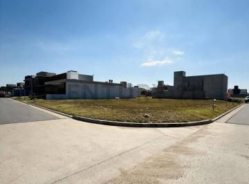 Terreno · 252m² · Venta Lote Esquina Apto Duplex en Colinas de Manantiales - 252 m²