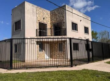 Casa · 128m² · 4 Ambientes · 1 Cochera · 134 Esquina 507 Casa 3 Dorm. en Alquiler Hernandez La Plata