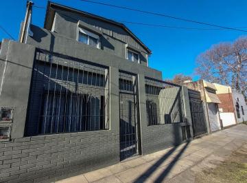 Casa · 129m² · 5 Ambientes · 2 Cocheras · Venta Casa Multifamiliar Renovada en San Andres