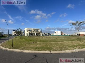 Terreno · 647m² · Terreno en Venta en Barrio Riberas - Puertos - en Esquina