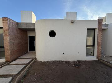 Casa · 51m² · 3 Ambientes · 1 Cochera · Venta – Dúplex de 1 Dormitorio con Patio y Cochera en Docta