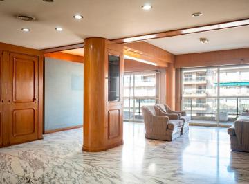 Departamento · 137m² · 7 Ambientes · 1 Cochera · Departamento Piso Exclusivo de 3 Dorm. con Cochera Sobre Bv. Oroño