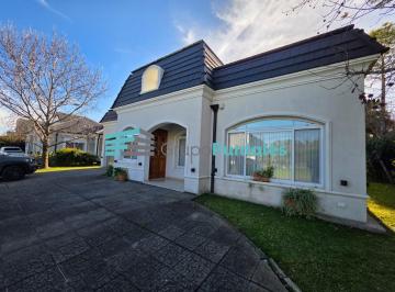 Casa · 199m² · 3 Ambientes · 2 Cocheras · Casa en Alquiler en Barrio El Rocío con 2 Dorm., Todo en Planta Baja, Muy Buen Estado