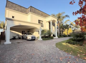 Casa · 383m² · 8 Ambientes · 8 Cocheras · Casa en Venta, 3 Dorm. en Suite, Play, Escritorio a La Laguna, Albanueva Barrio Náutico Tigre