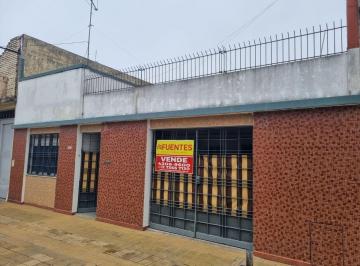 Casa de 4 ambientes, Avellaneda · Casa 4 Ambientes con Cochera, Patio, Quincho, Pileta y Terraza en Venta